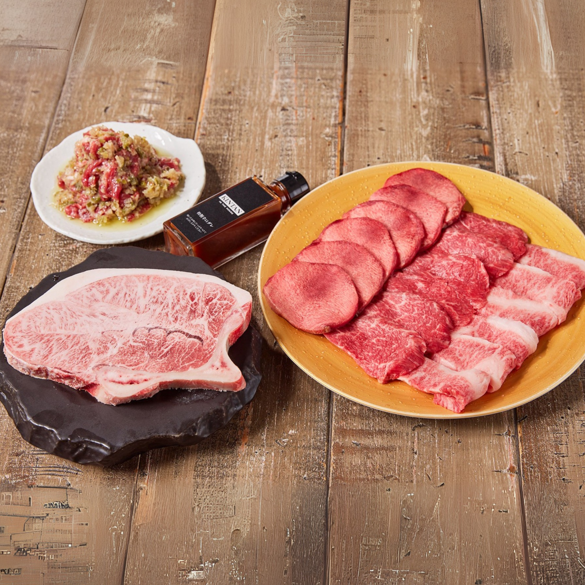 “おつまみキムチ3種付き” 厚切りミスジステーキと焼肉4種580gの贅沢焼肉セット