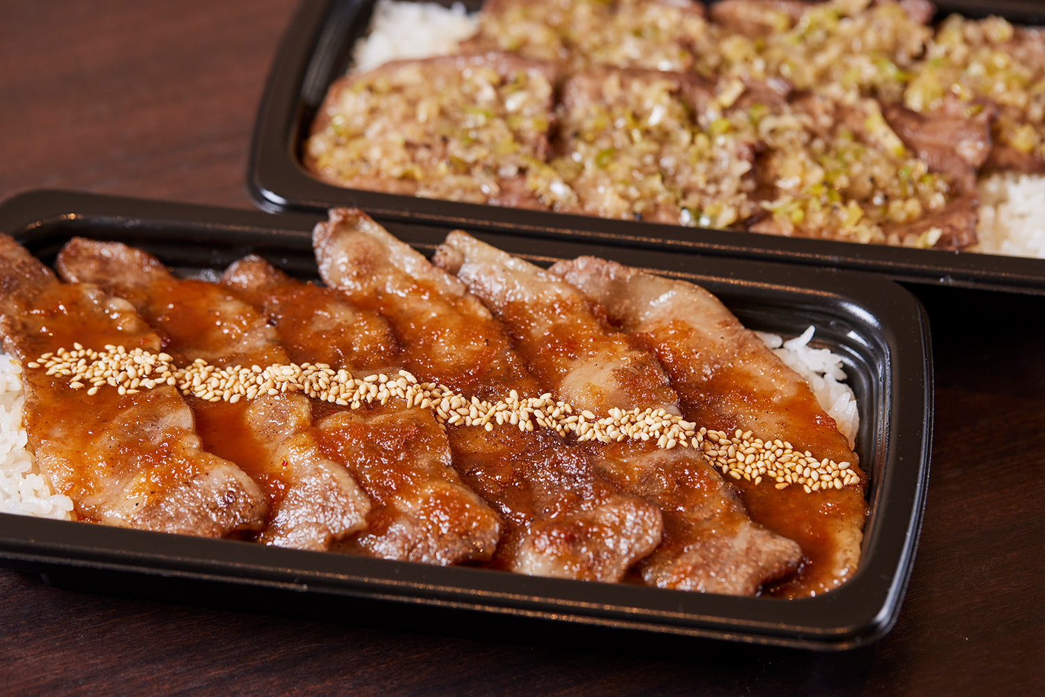 【要クーポンコード】【冷凍】黒毛和牛上カルビ弁当