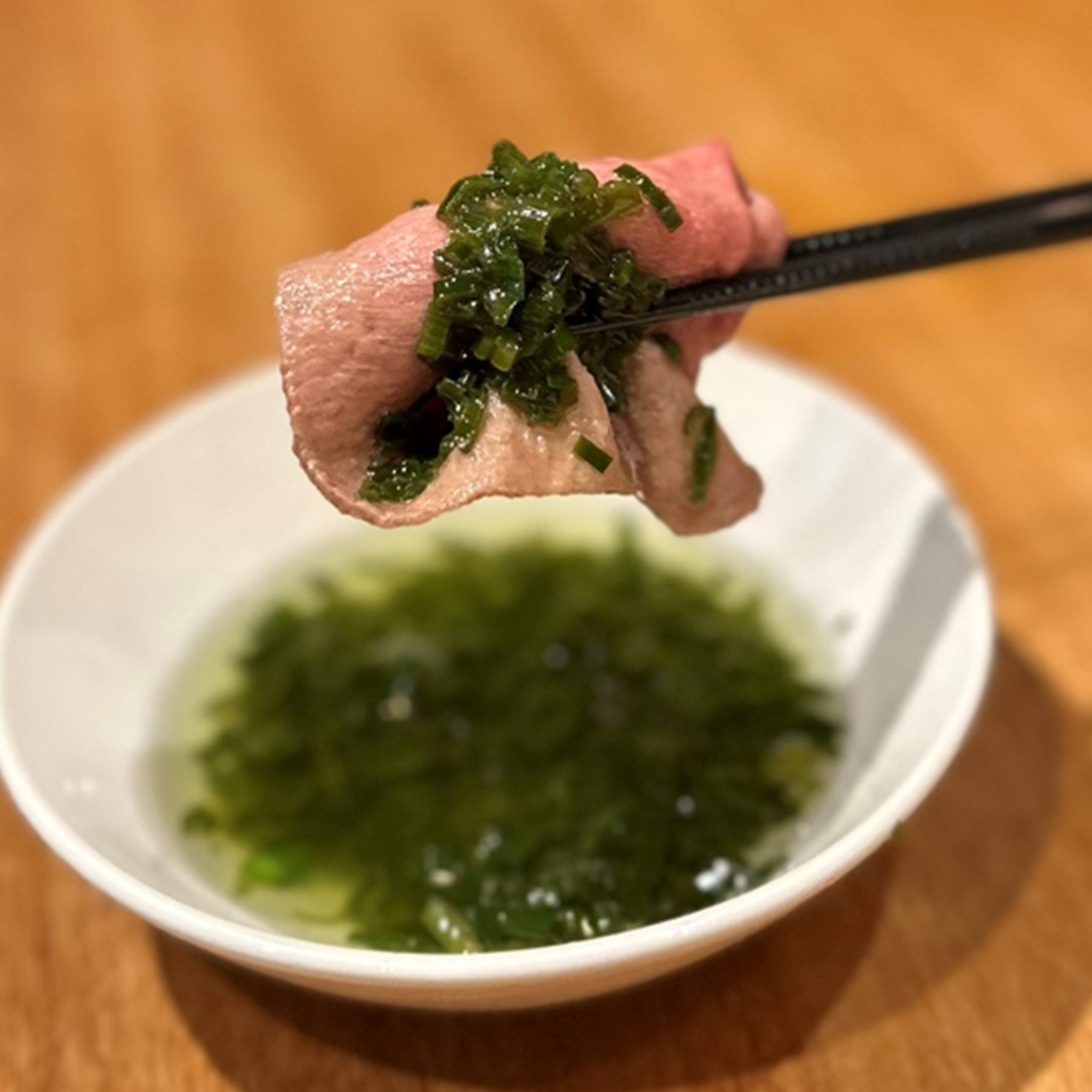 和牛だしで食べる    牛タンと厳選野菜12種のKINTANしゃぶしゃぶセット(2人前)