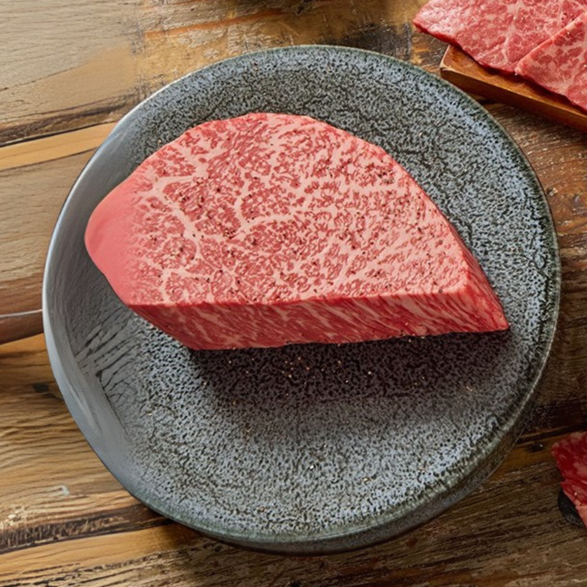 A5仙台牛が入った3種の焼肉とワインのギフトセット(510g)