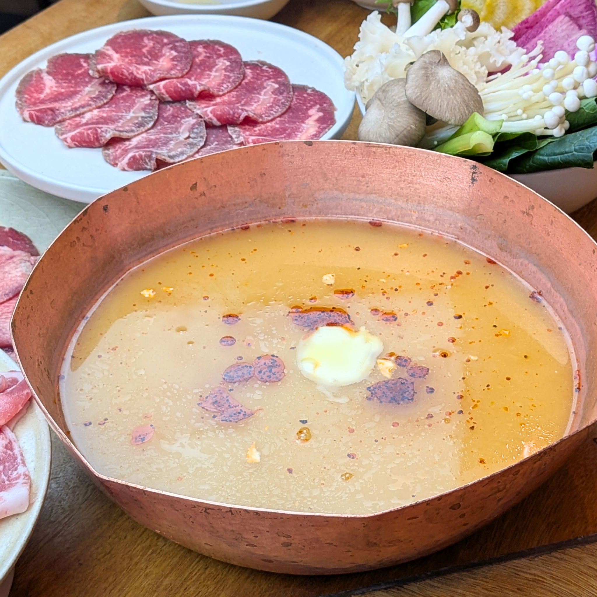 【季節限定】西京味噌バタースープで食べるお肉４種の秋しゃぶしゃぶセット