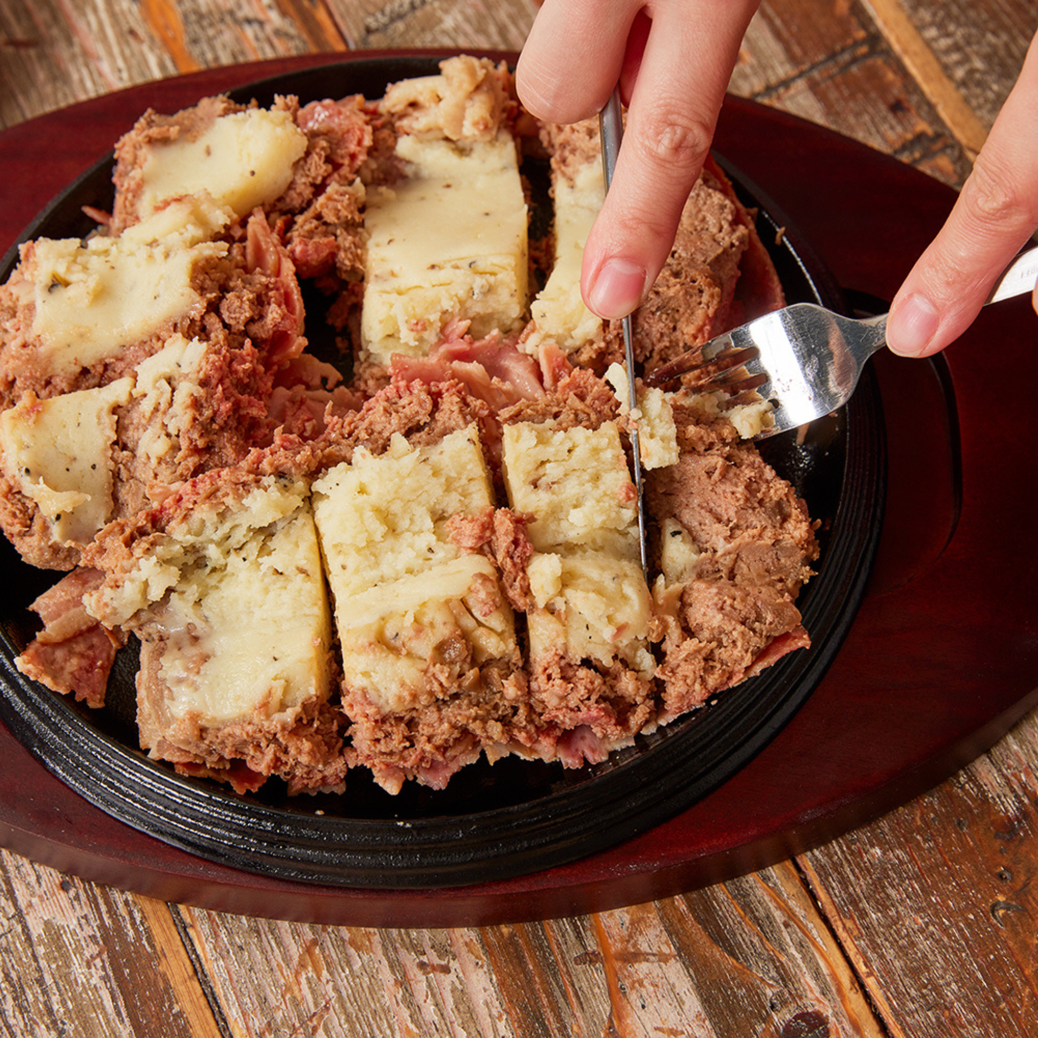 ★Xmas限定★トリュフ香る骨付きクリスマスビーフとKINTANの焼肉5種盛りセット(総量1750g 4-8名様用)