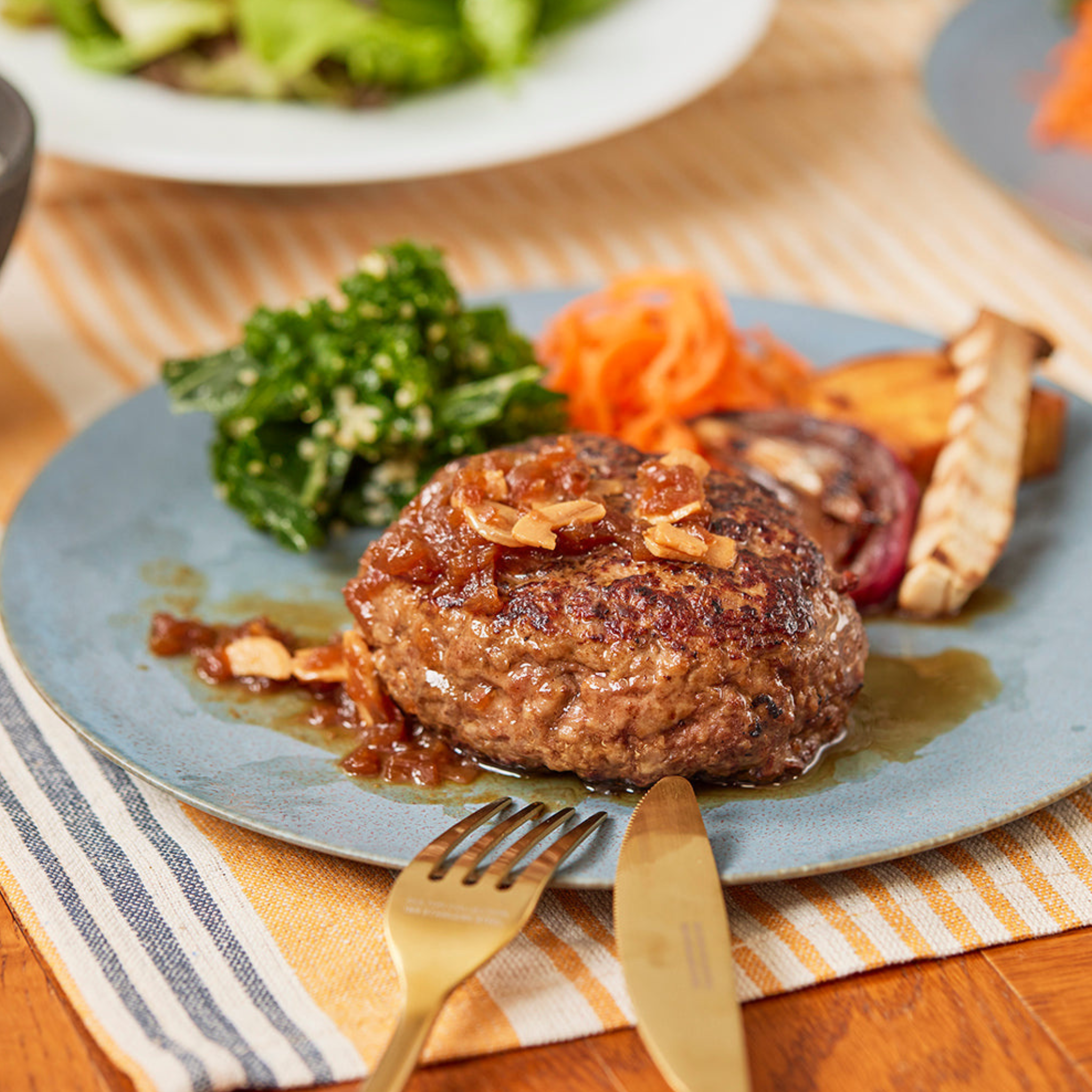 【冷凍】250g！牛タン入り“ジャンボ”ハンバーグ 4個入り